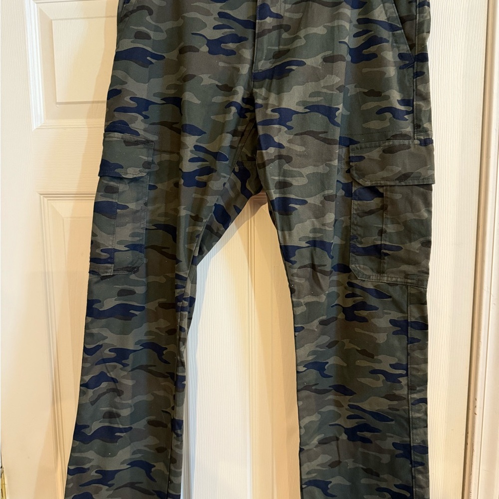 Lee Men's Green Camouflage Cargo Pants